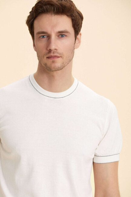 Off-White 100% Cotton Crew Neck Short Sleeve Sweater 