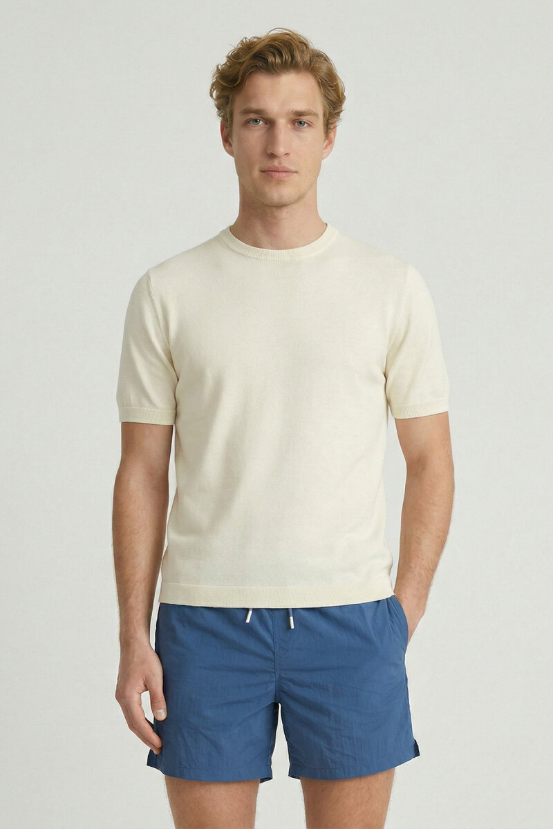 Kırık Beyaz %100 Pamuk Bisiklet Yaka Triko Tişört