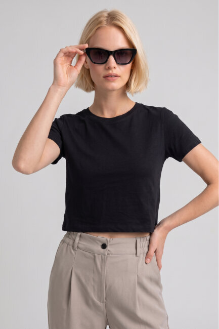 Siyah Pamuklu Crop Tişört