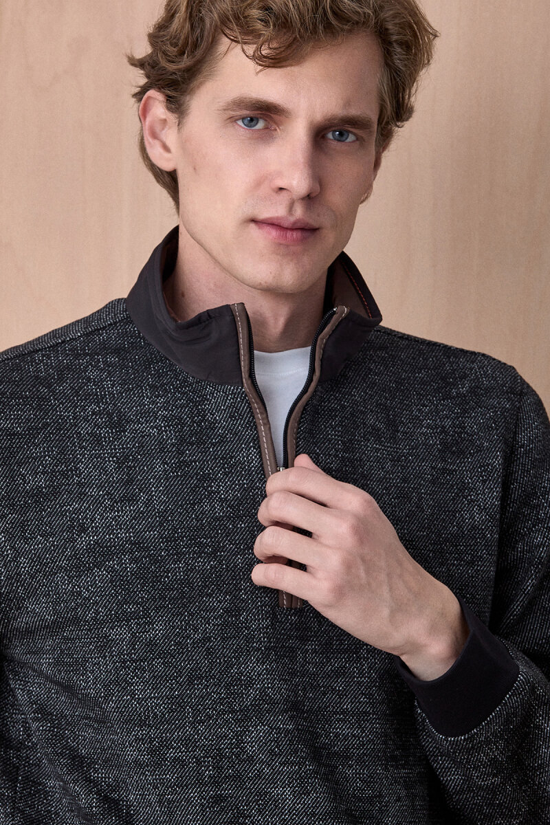 Siyah Yarım Fermuarlı Esnek Dokulu Sweatshirt (1)