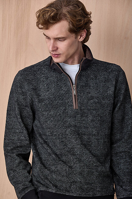 Siyah Yarım Fermuarlı Esnek Dokulu Sweatshirt