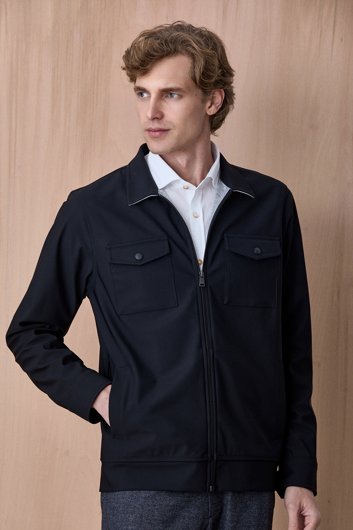 Siyah Fermuarlı Mont - 2