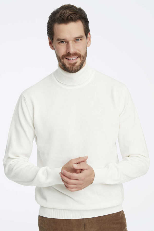 Off-white 100% Cotton Turtleneck Sweater